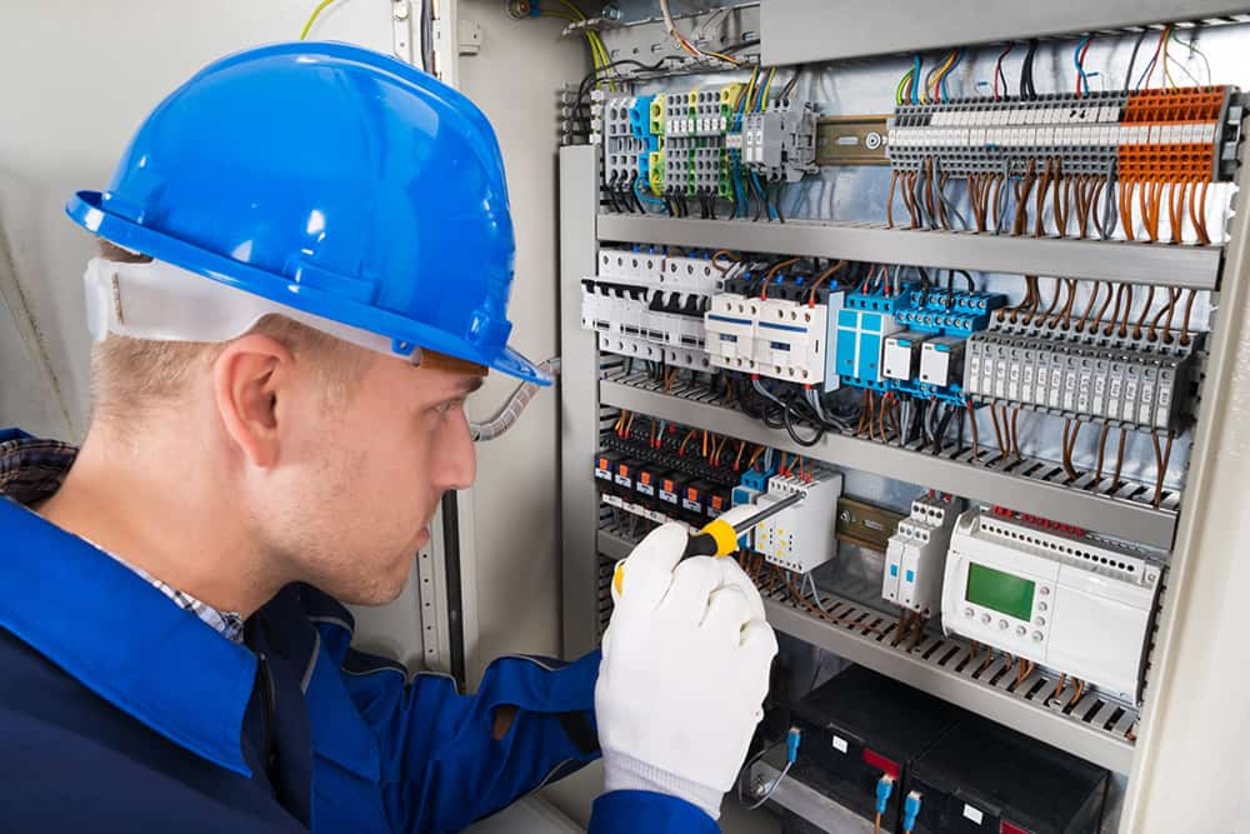 Elektroniker für Energie- und Gebäudetechnik (m/w/d) bei Elektro Heigl in Pentling